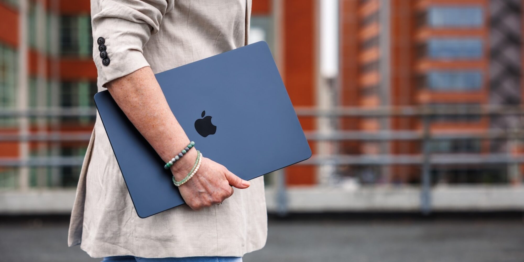 Choosing the Best Mac for a College-Bound Student in 2025